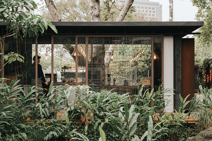 The Rusty Rabbit - California, Mỹ
