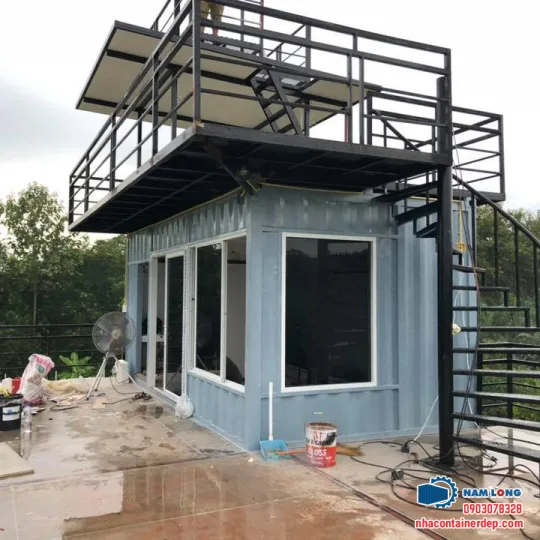 Nhà container có sân thượng